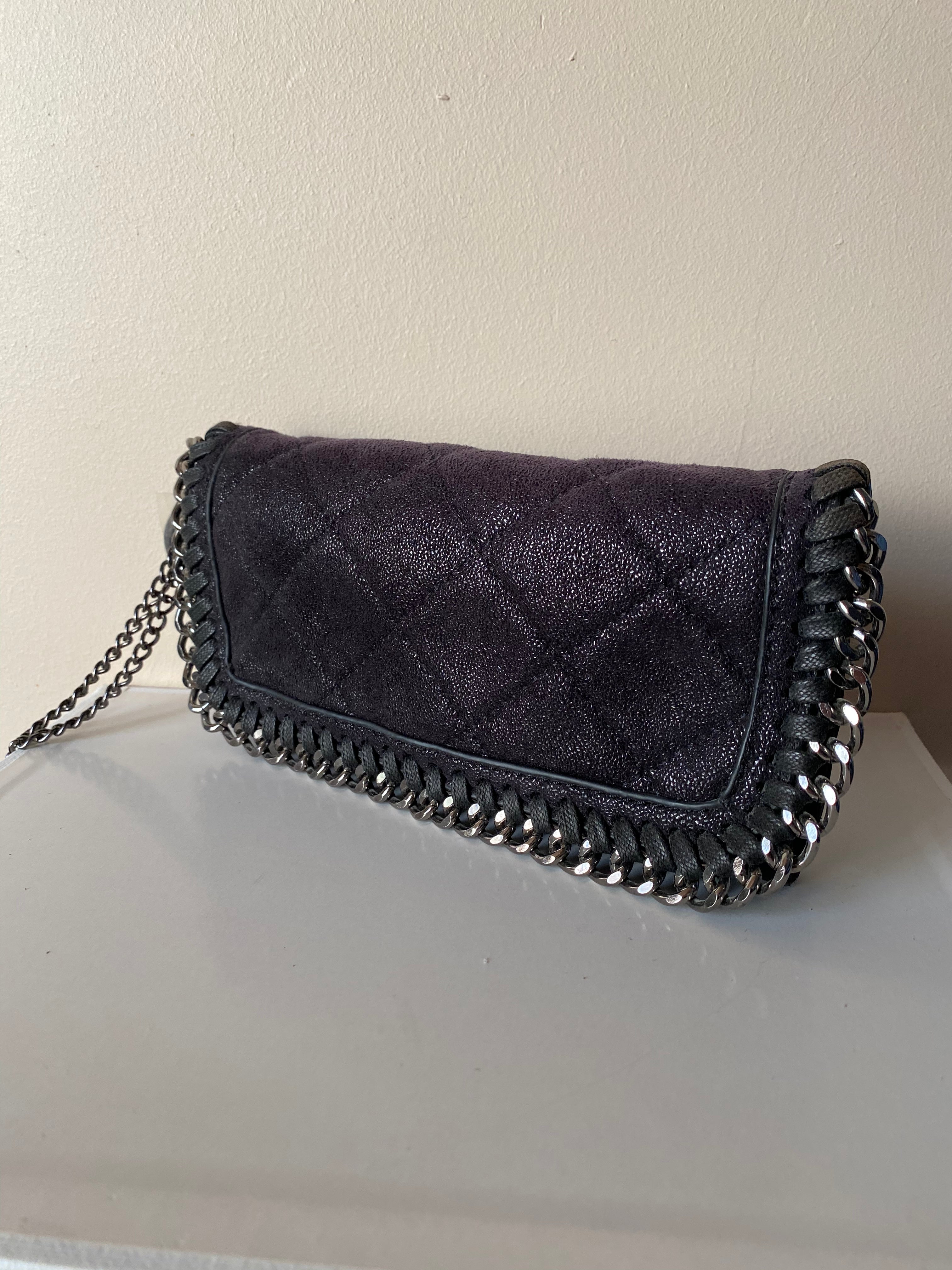 Zwart suede clutch