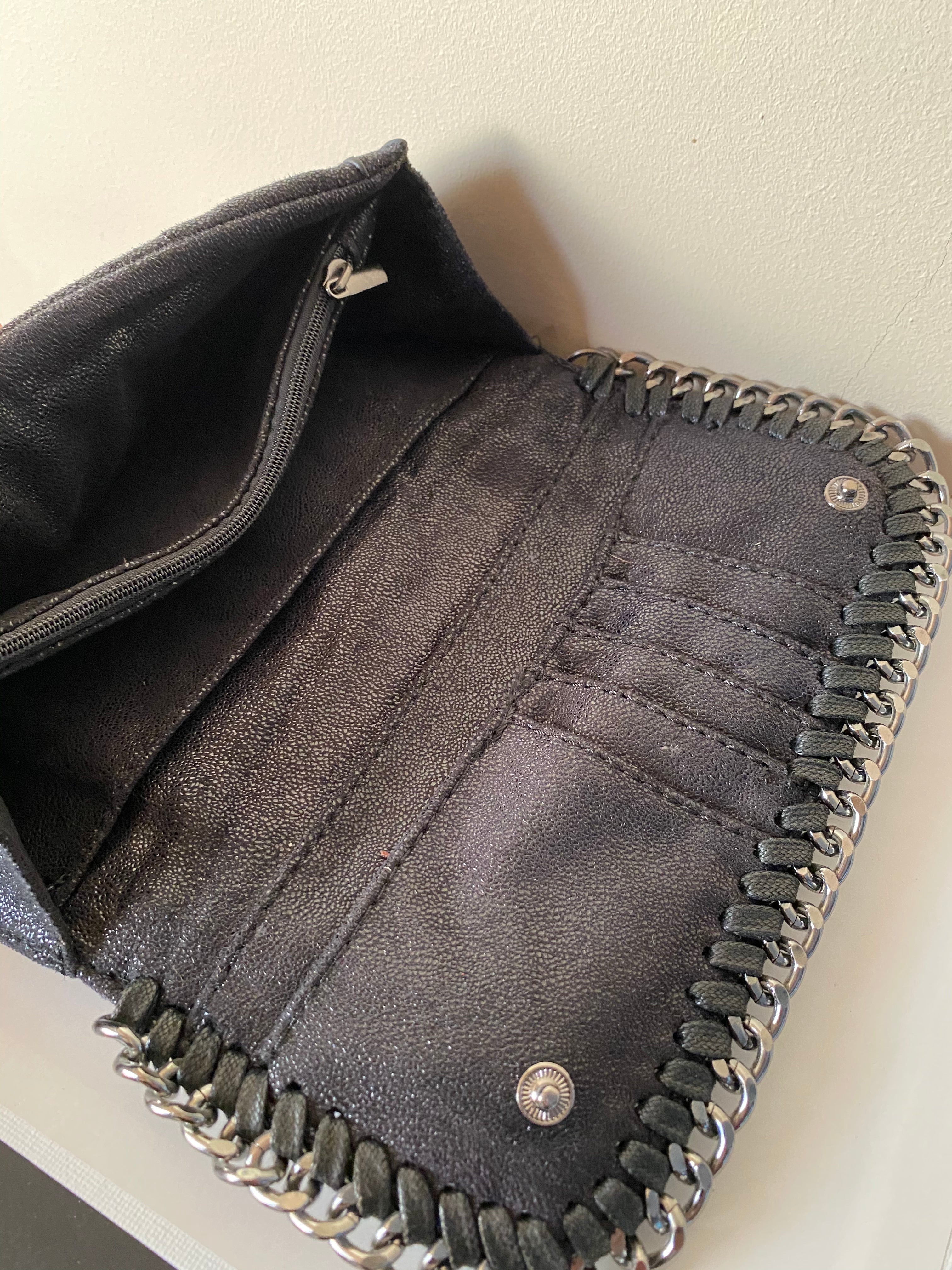 Zwart suede clutch