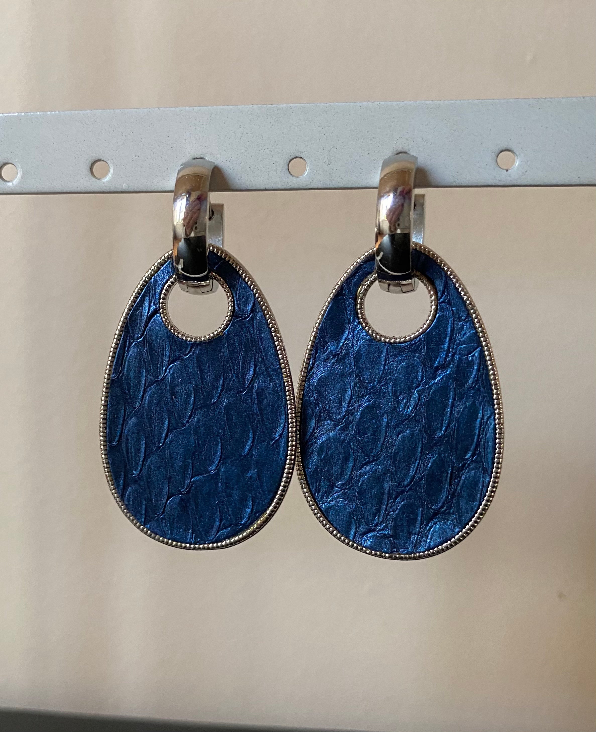 Oorbellen leder blauw